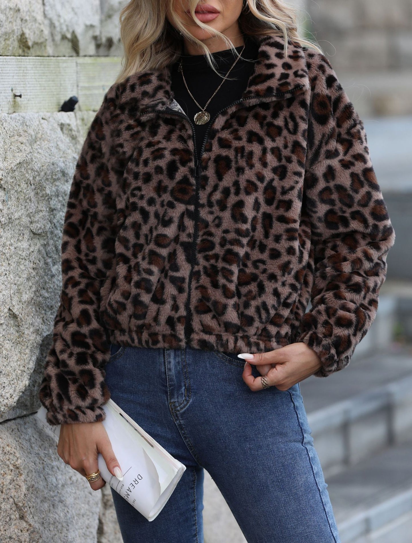 Autumn Winter Leopard Faux Fur Jacket Women’s Short Zip-Up Thick Warm Coat – Stylish & Versatile Streetwear